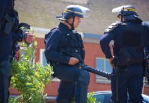 Подростков из Ингушетии и Чечни арестовали во Франции по подозрению в планировании нападения на израильское посольство Подростков из Ингушетии и Чечни арестовали во Франции по подозрению в планировании нападения на израильское посольство