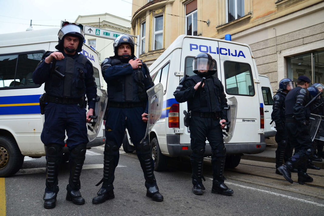 20150314_zaa_n230_220-pic4_zoom-1500x1500-20050