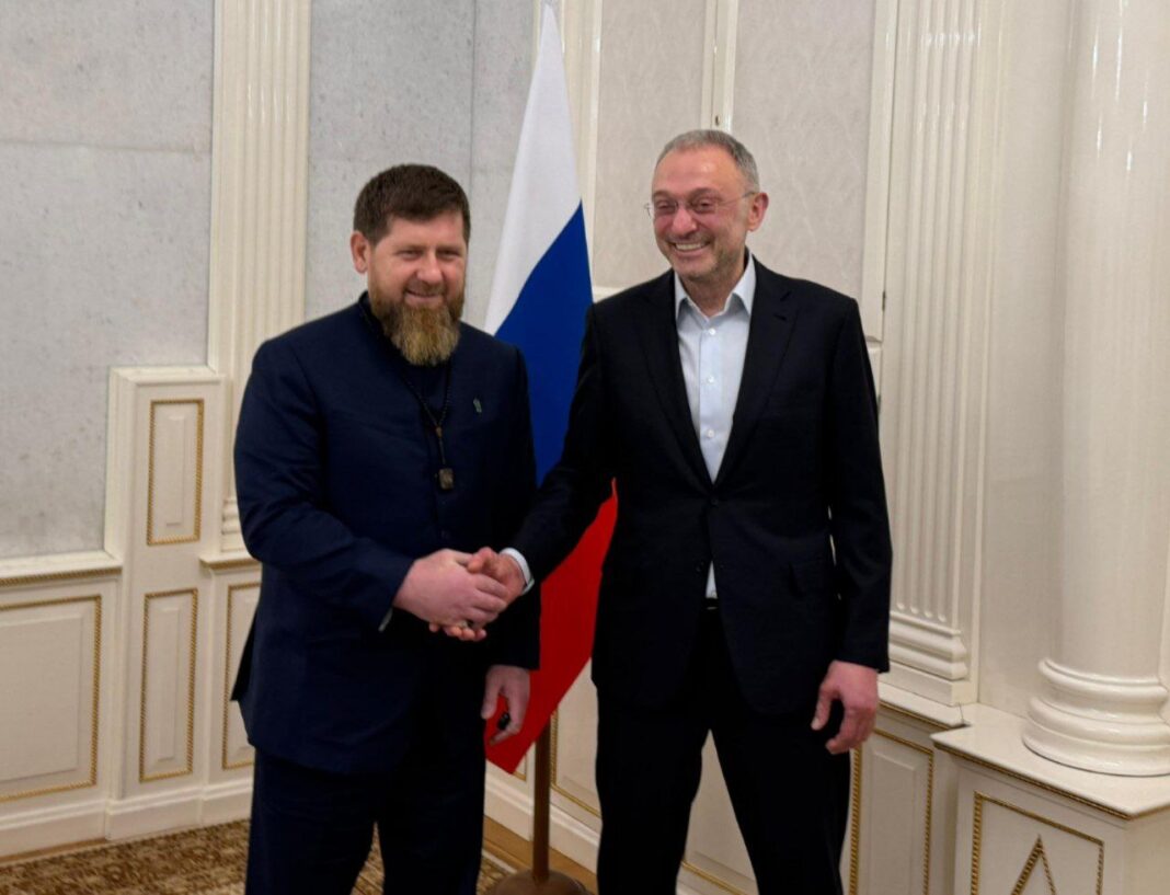 photo_5467624089892622315_y