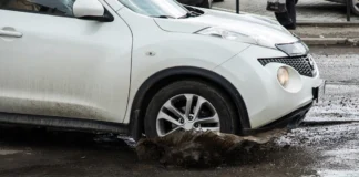«Дети не могут ходить в школу»: жители Сунжи пожаловались Путину и Калиматову на разбитые дороги